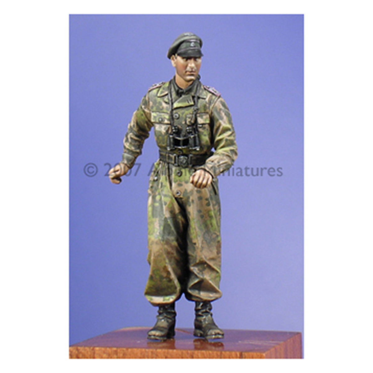 Alpine Miniatures – Waffen SS Panzer Officer 1/35