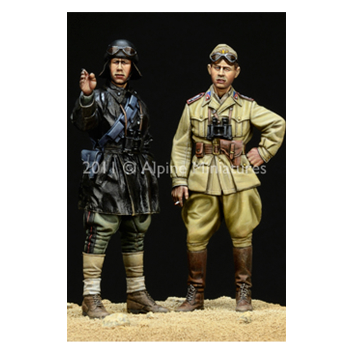 Alpine Miniatures – WW2 Italian AFV Crew Set (2 figs) 1/35