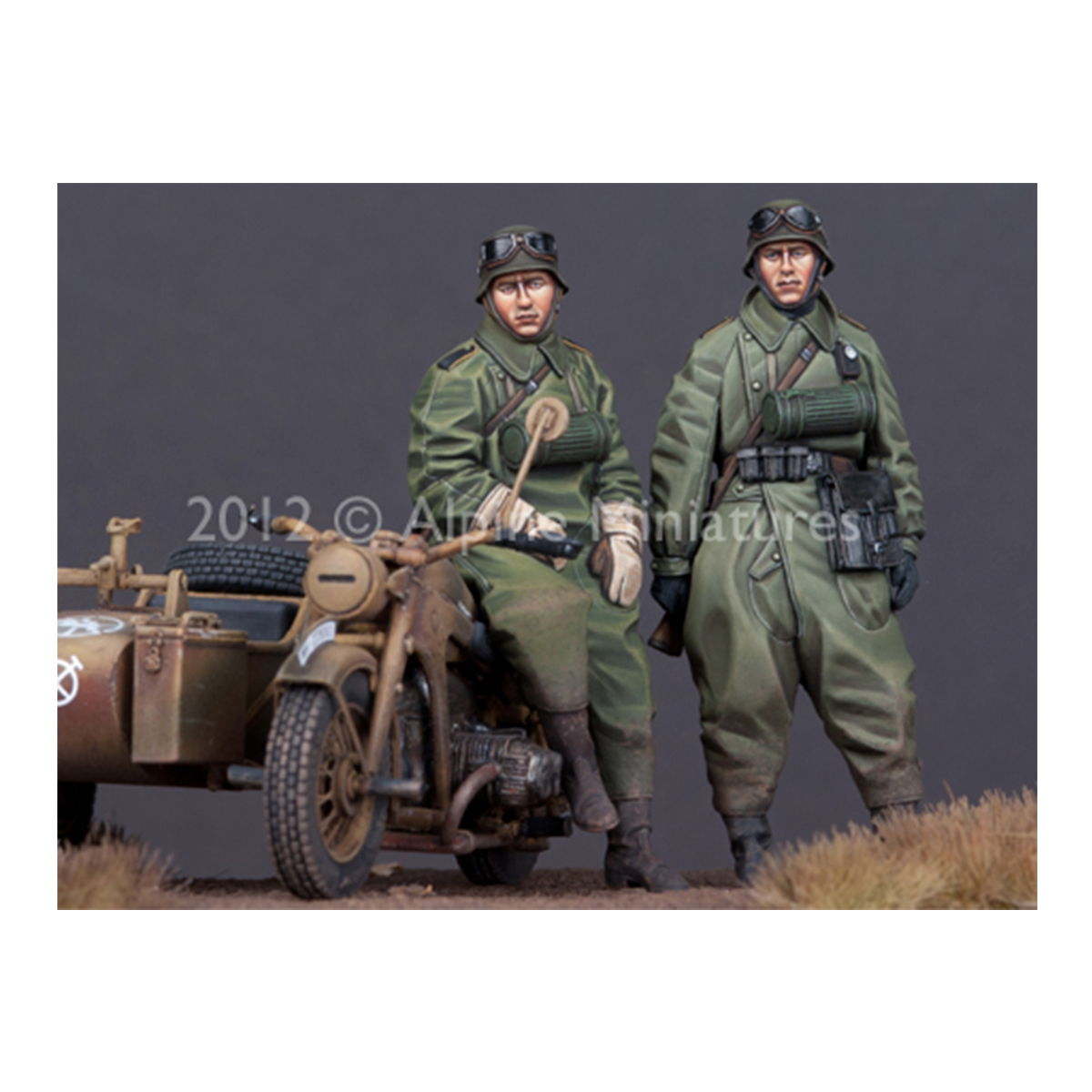 Alpine Miniatures – German Motorcyclist Set (2 figs) 1/35