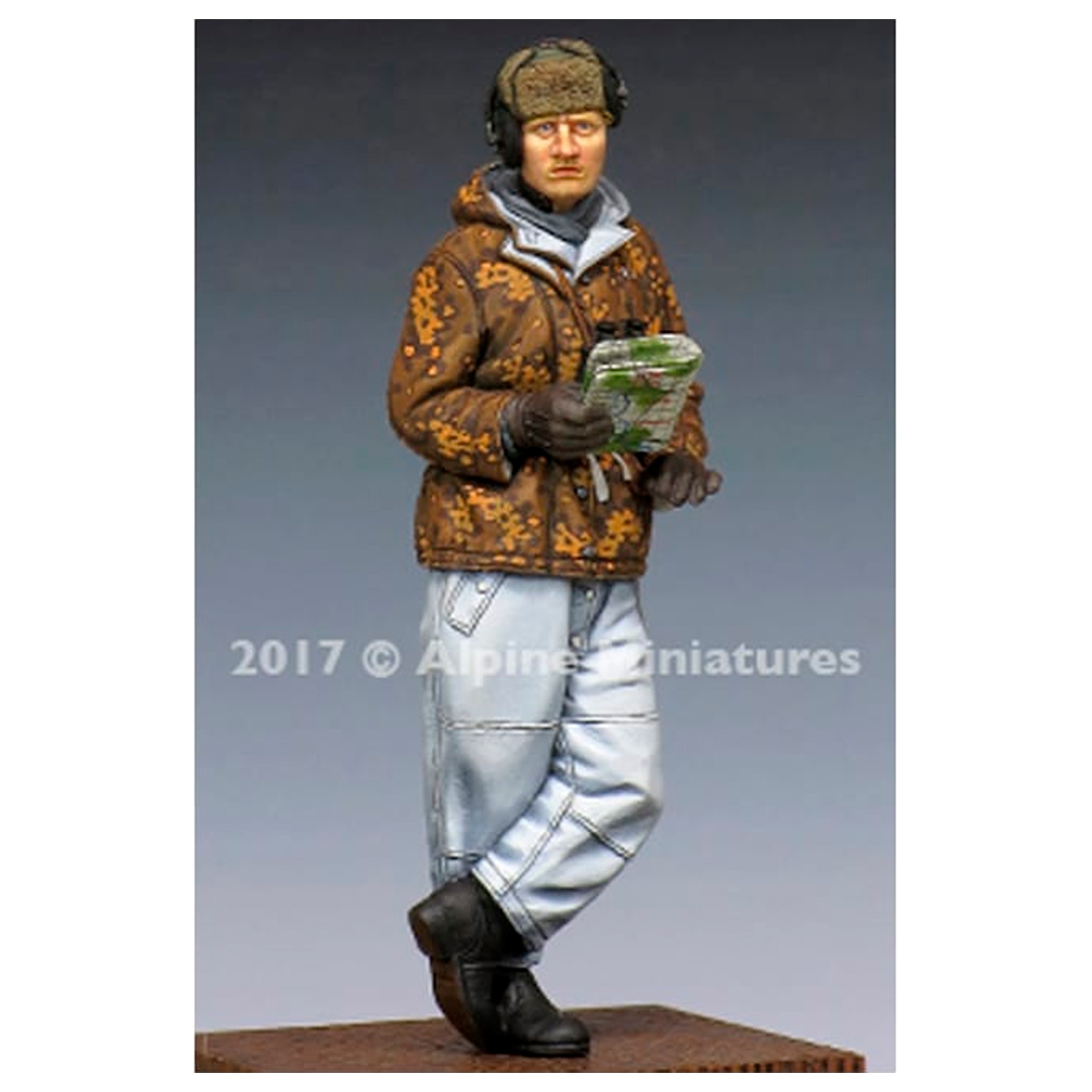 Alpine Miniatures – WSS Panzer Commander Winter 1/35