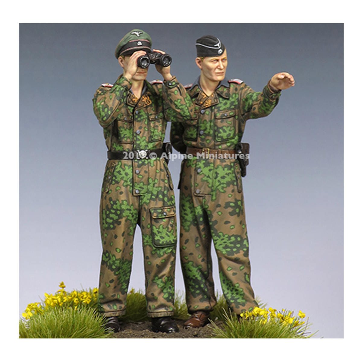 Alpine Miniatures – WSS Panzer Officer at Kursk Set (2 figs) 1/35