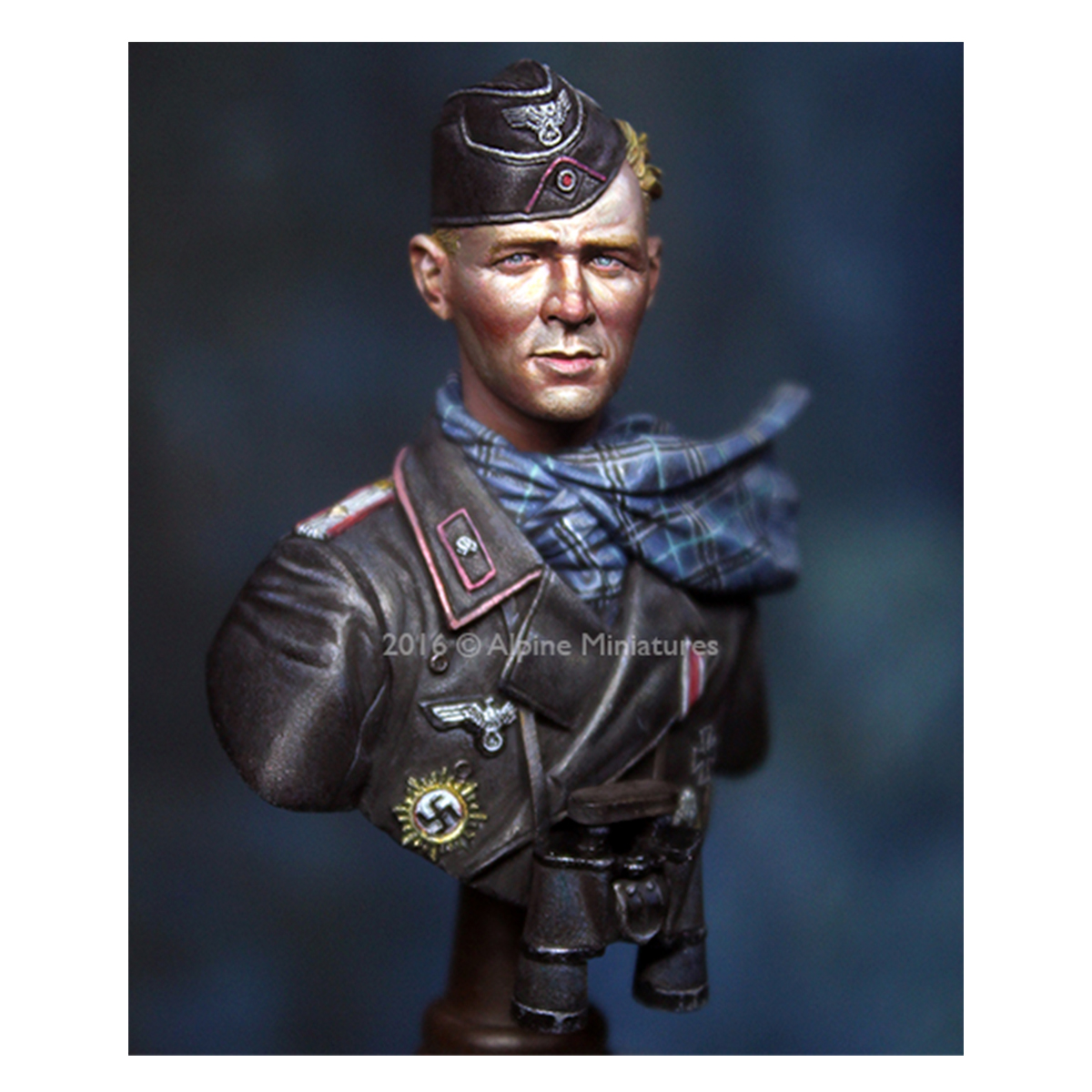 Alpine Miniatures – Officer 116 Pz Div Windhund (1/16) Bust