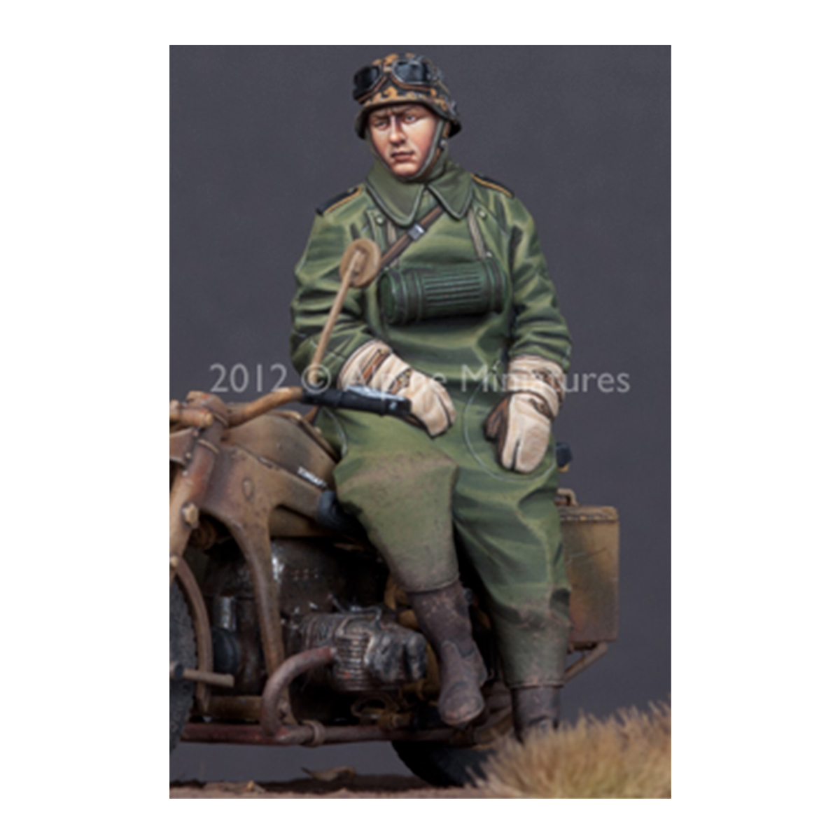 Alpine Miniatures – German Motorcycle Driver  1/35